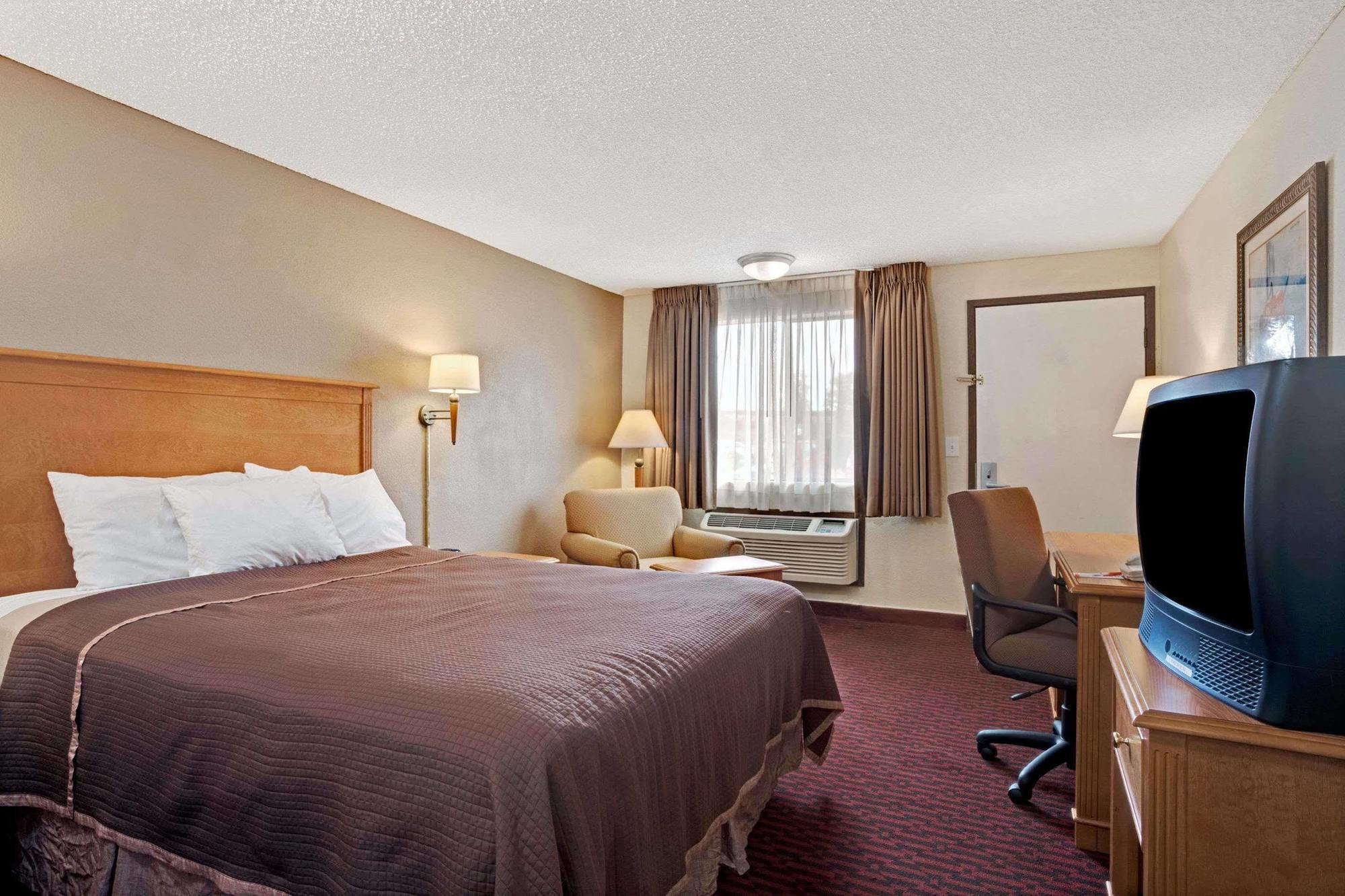 Econo Lodge Kent Esterno foto