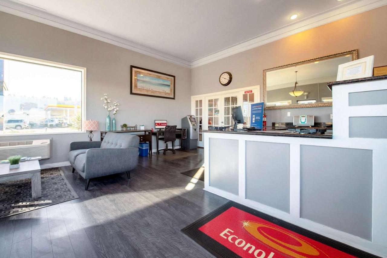 Econo Lodge Kent Esterno foto