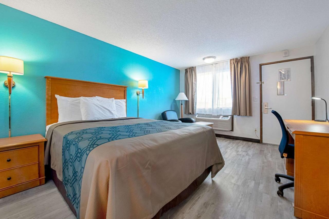 Econo Lodge Kent Esterno foto