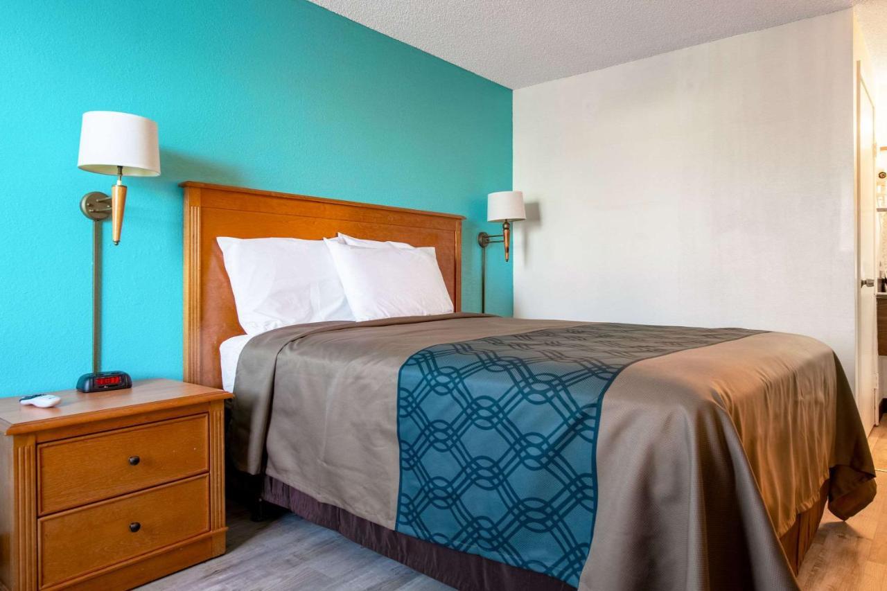 Econo Lodge Kent Esterno foto